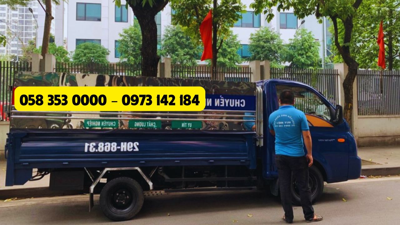 Dịch Vụ Chuyển Nhà Giá Rẻ Với Xe Tải Cắt Nóc Của Đức Quyết