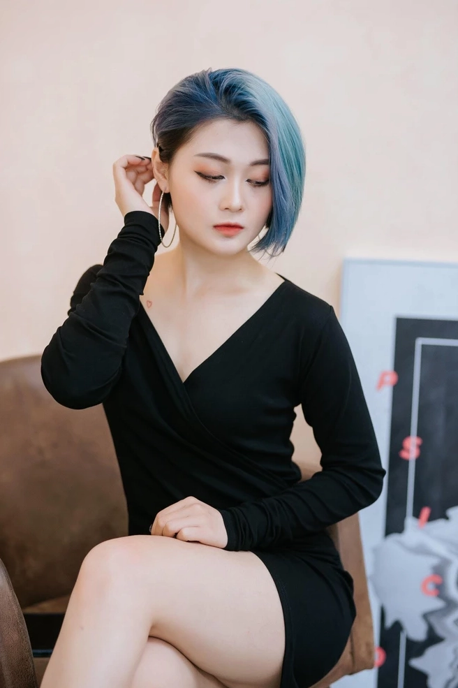 Hảo Thỏ dằn mặt người yêu cũ chân ngắn