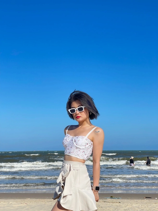 Hảo Thỏ hot girl sexy nổi bật đường cong