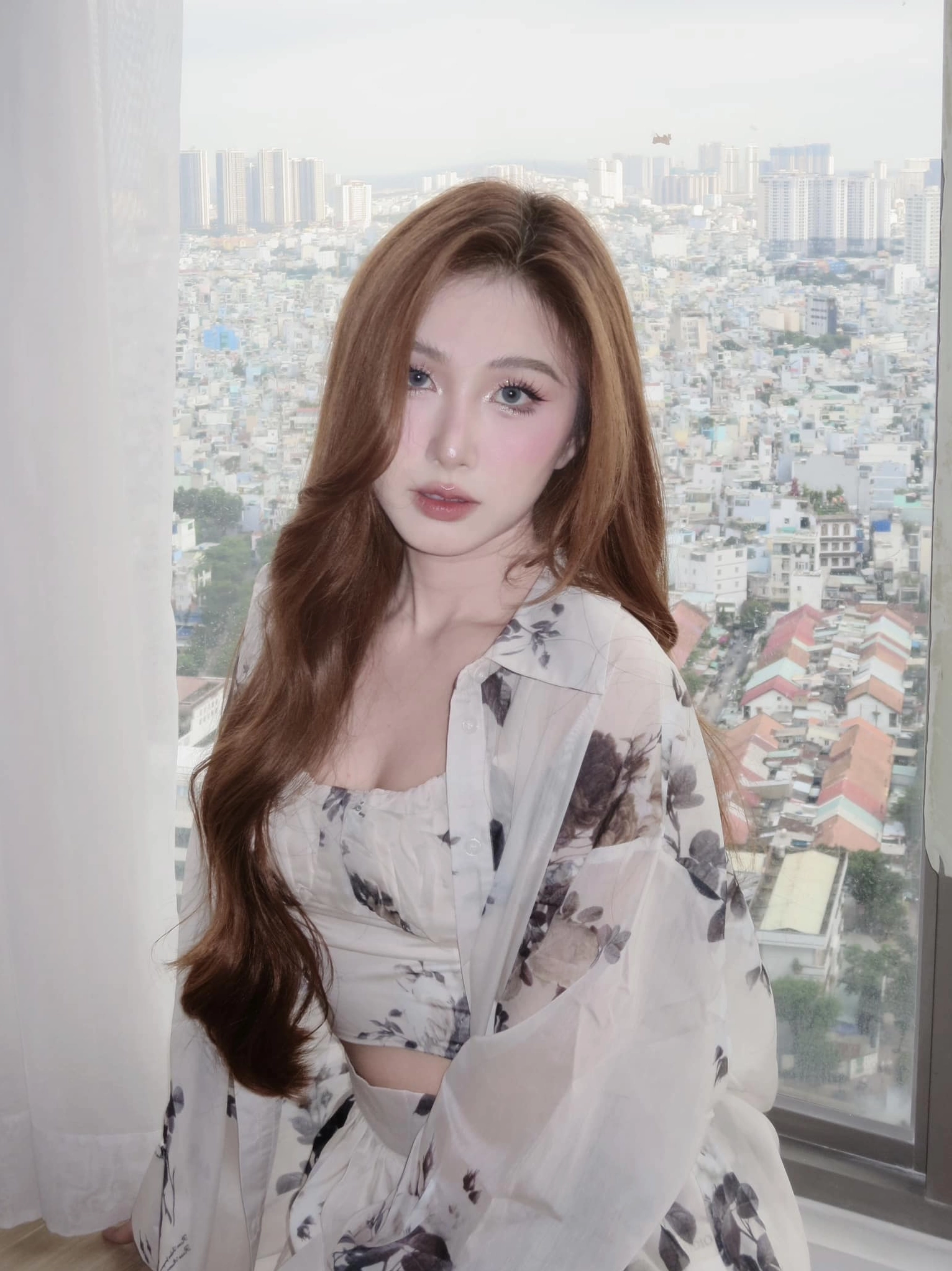 Hình Thanh Mèo rạng rỡ tự tin
