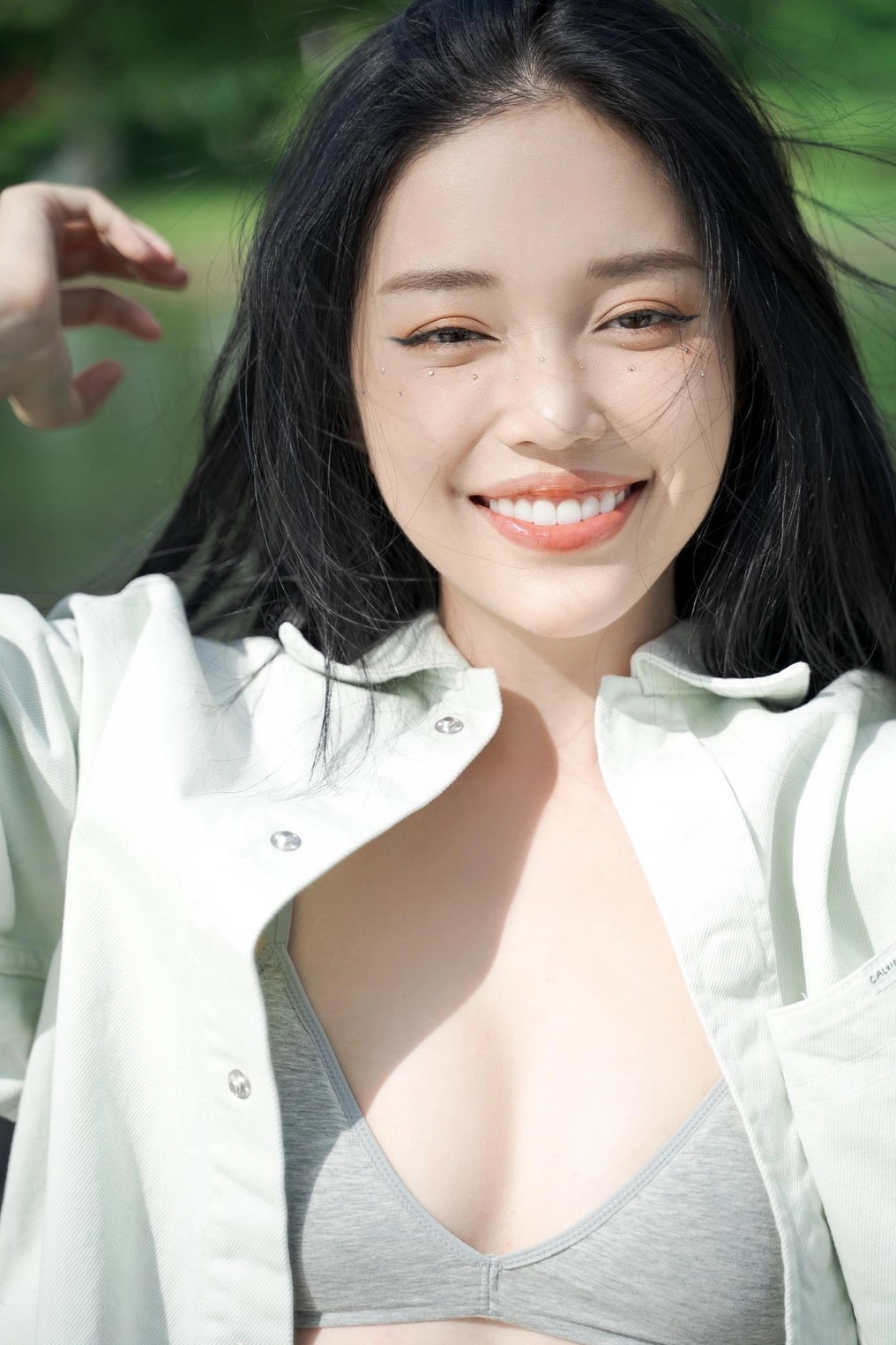 Linh Ngọc Đàm lột xác đẹp nao lòng fan hâm mộ