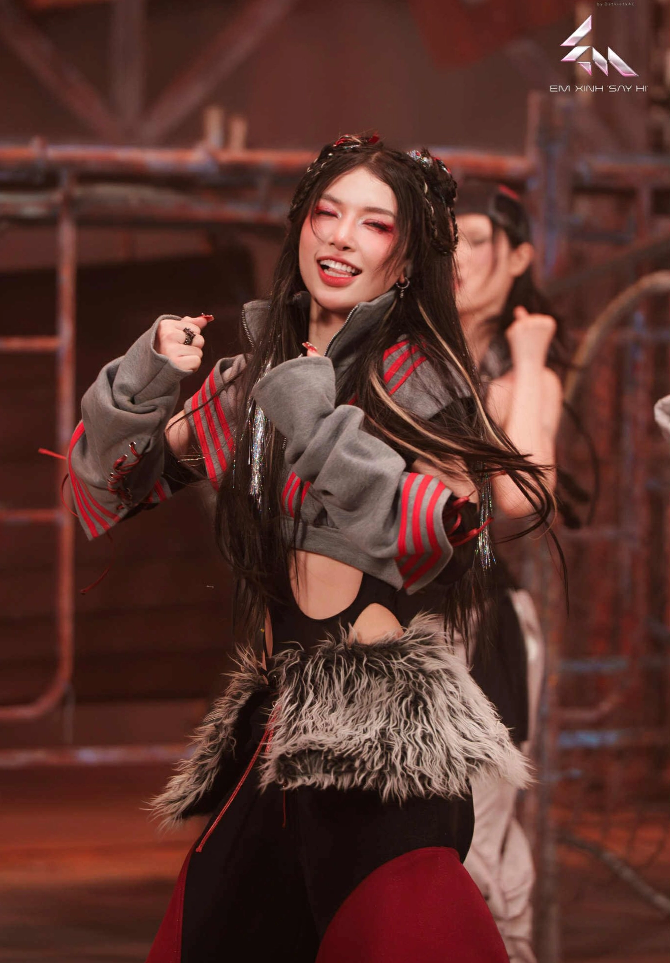 Lyhan ảnh 2 điều ngược ngạo Em Xinh