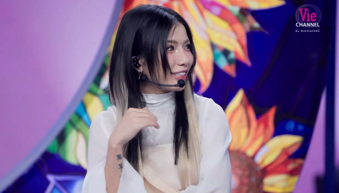 Lyhan Em Xinh Say Hi khoảnh khắc bạn nhà