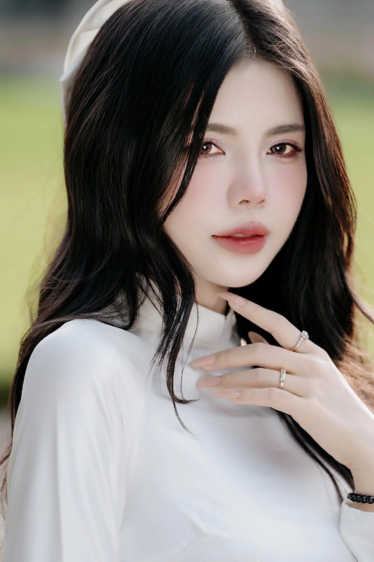 Mai Dora áo dài cận cảnh đẹp tinh tế