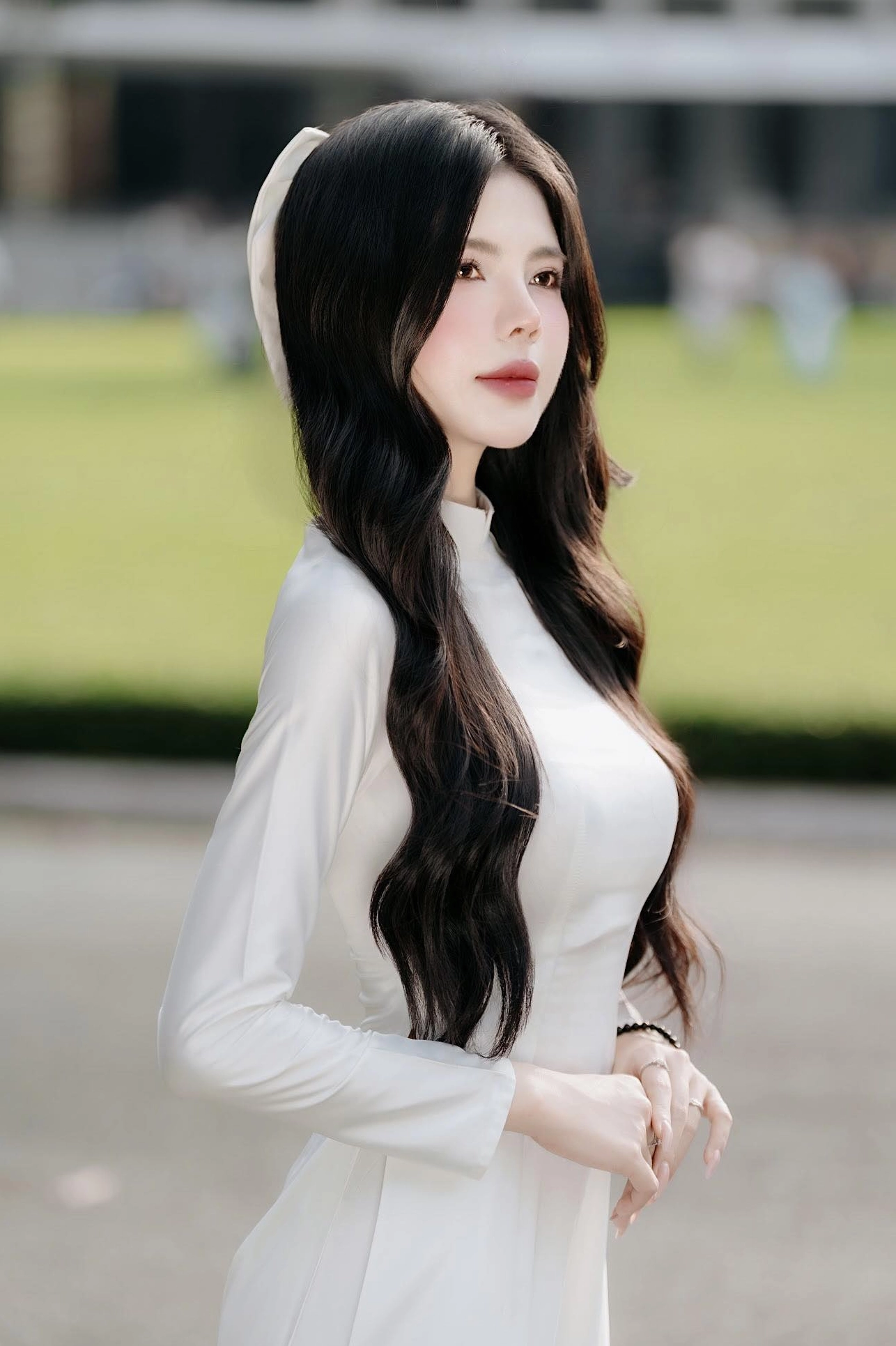 Mai Dora áo dài dân tình mê mẩn