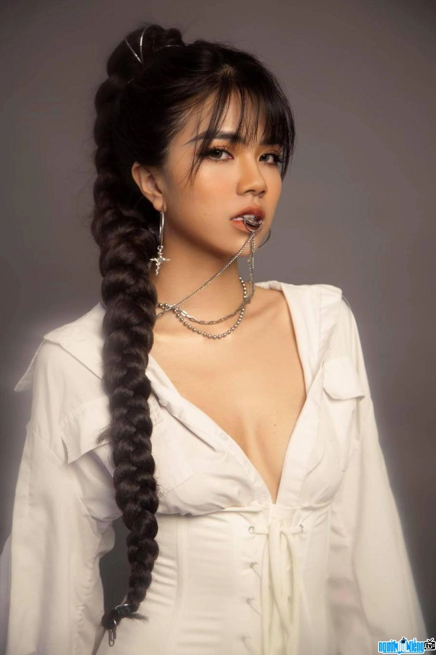 Mai Dora streamer phong cách quyến rũ