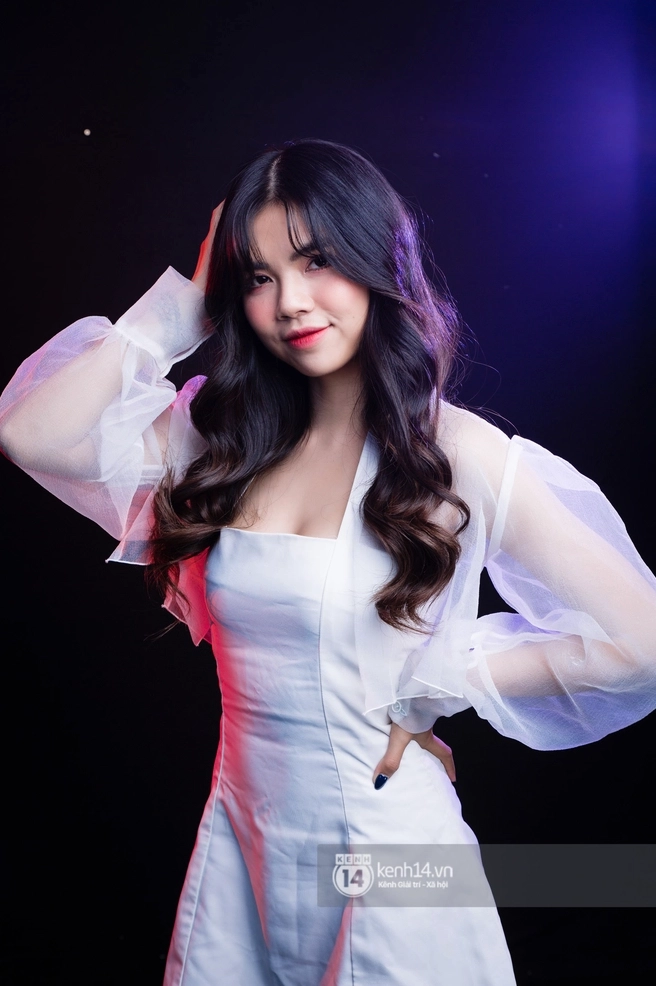 Mai Dora trong phỏng vấn sexy quyến rũ