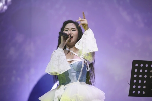 Mây Bae rạng rỡ sau ồn ào đời tư