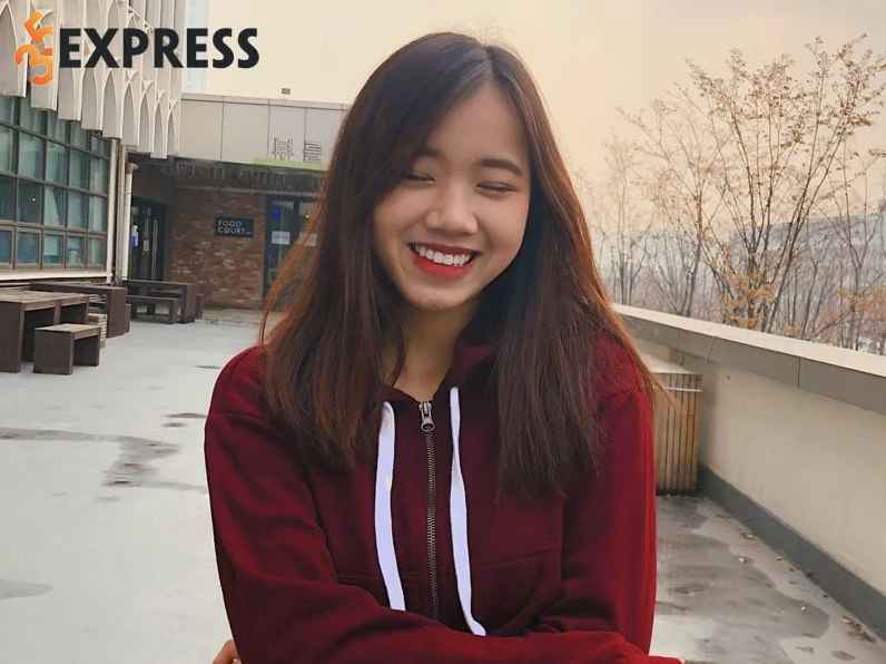 Meichan - Hà Trang bên EXO Blackpink lần 2