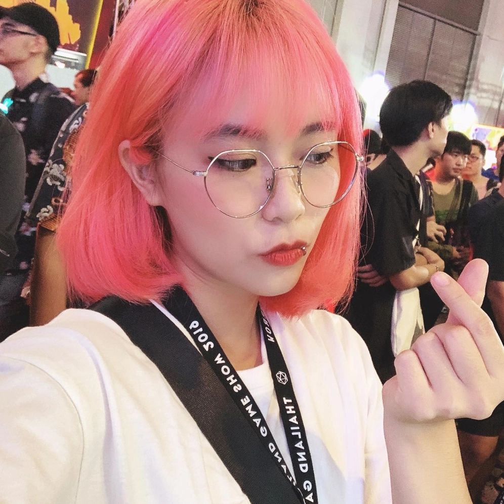 MisThy đổi đồ thời trang ấn tượng