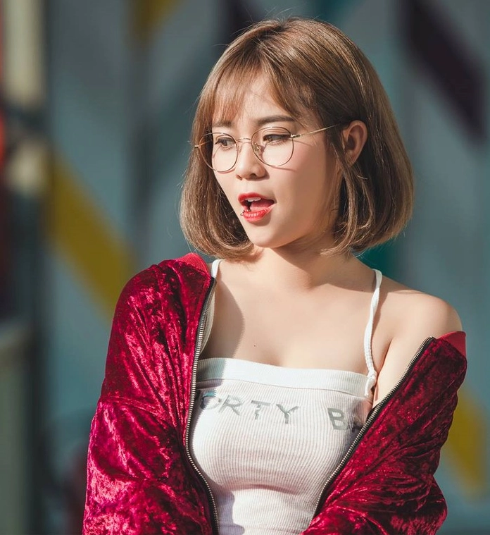 MisThy nổi bật với nụ cười gamer xinh đẹp