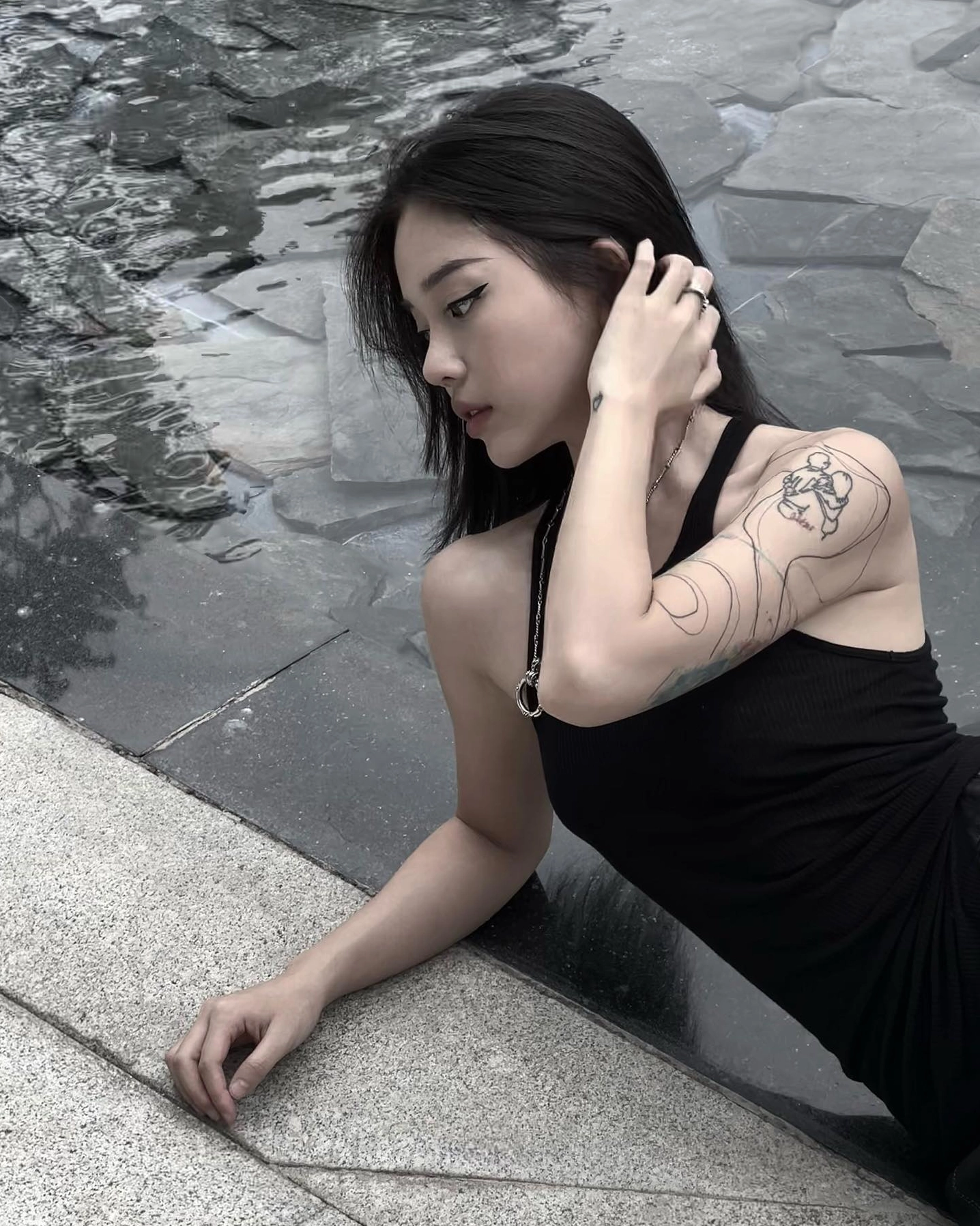 Nhan sắc Linh Ngọc Đàm trong ảnh clip triệu view