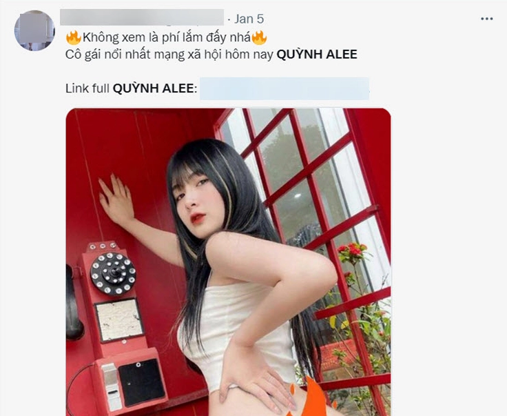 Quỳnh Alee nổi bật đám đông