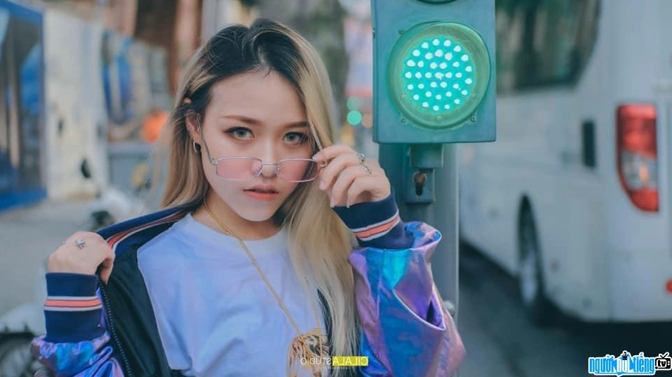 Trà Đặng phong cách thời trang cá tính nổi bật
