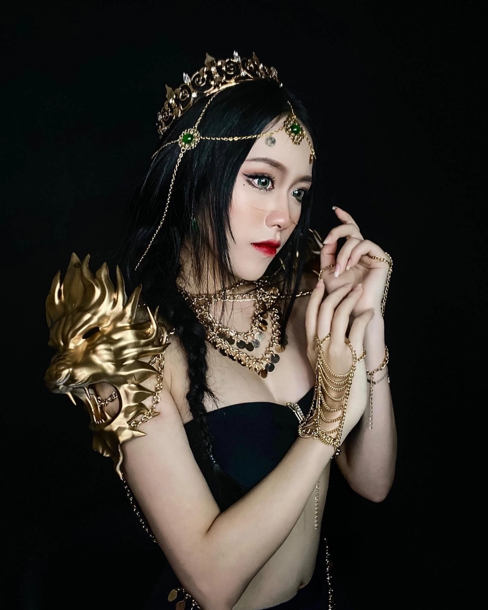 Trà Đặng thử thách biến hình visual ấn tượng
