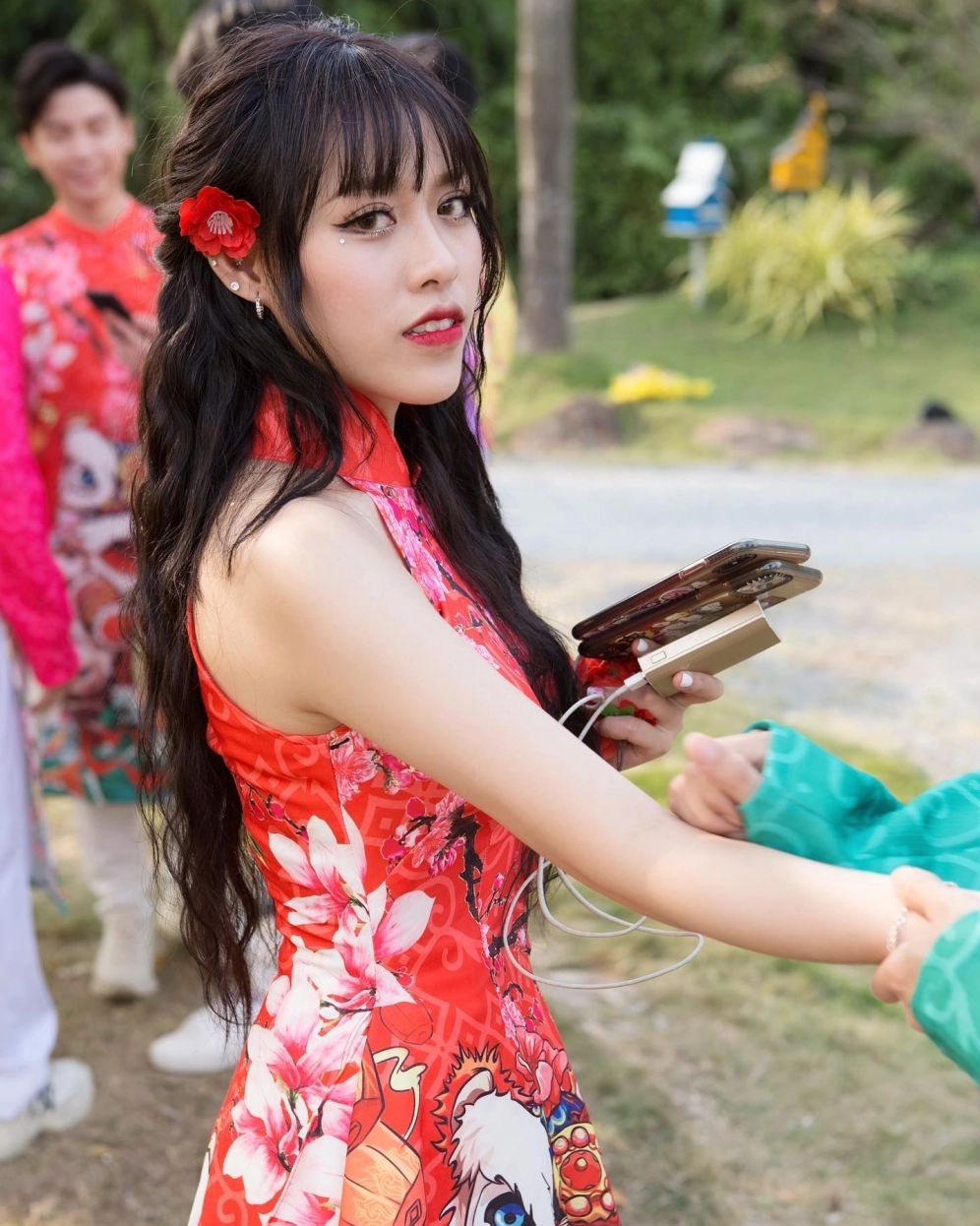 Trà Đặng Trâm Đô góc nghiêng nữ tính