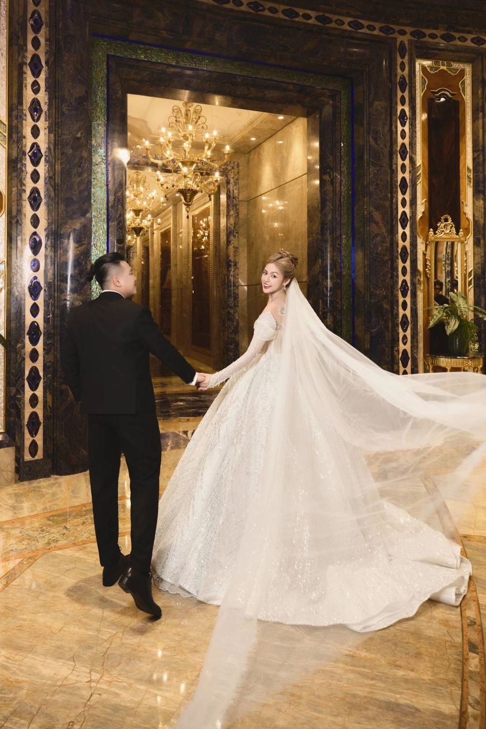 Trần Thanh Tâm hạnh phúc bên CEO