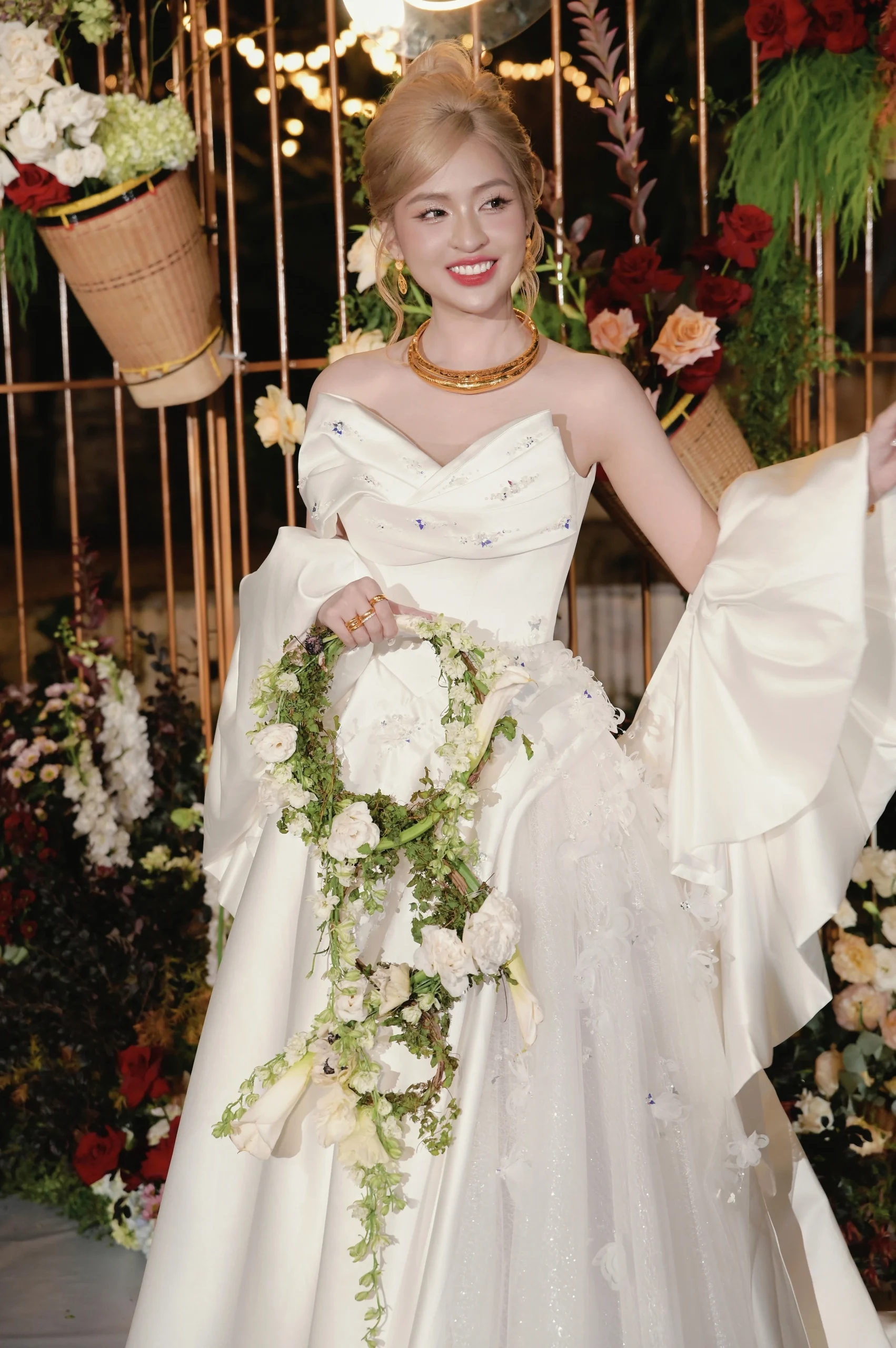 Trần Thanh Tâm lộng lẫy ngày cưới