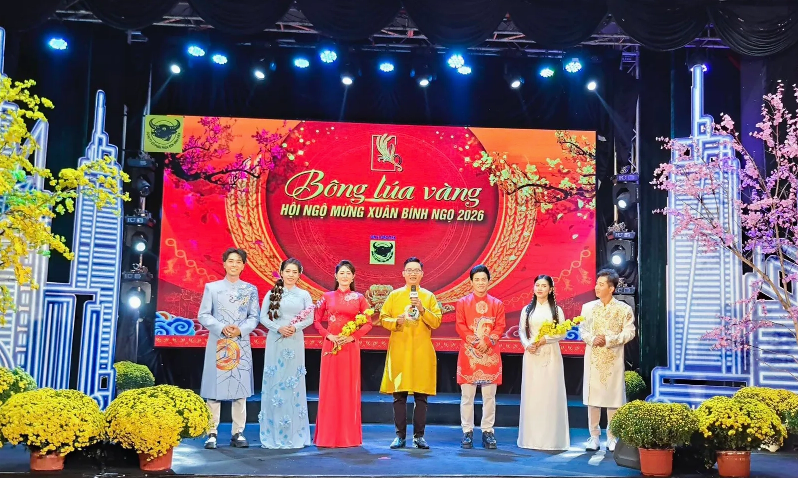 Việt Phương Thoa nghệ sĩ giao lưu