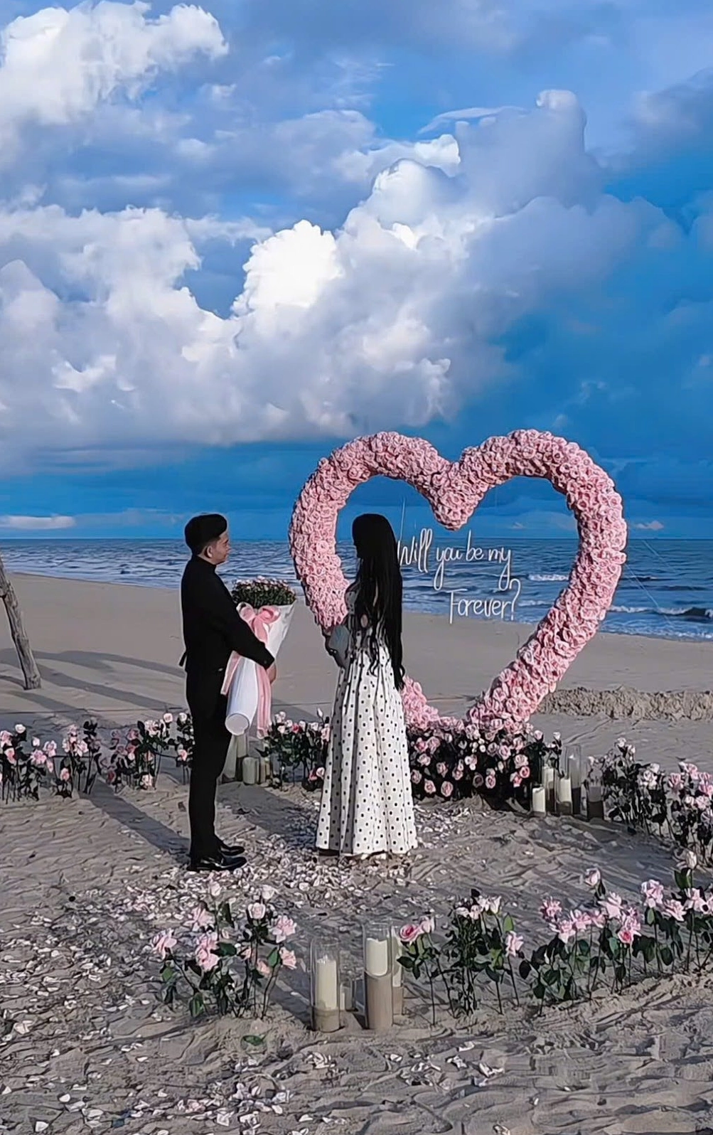 Võ Ngọc Trân trong cảnh tỏ tình hoành tráng